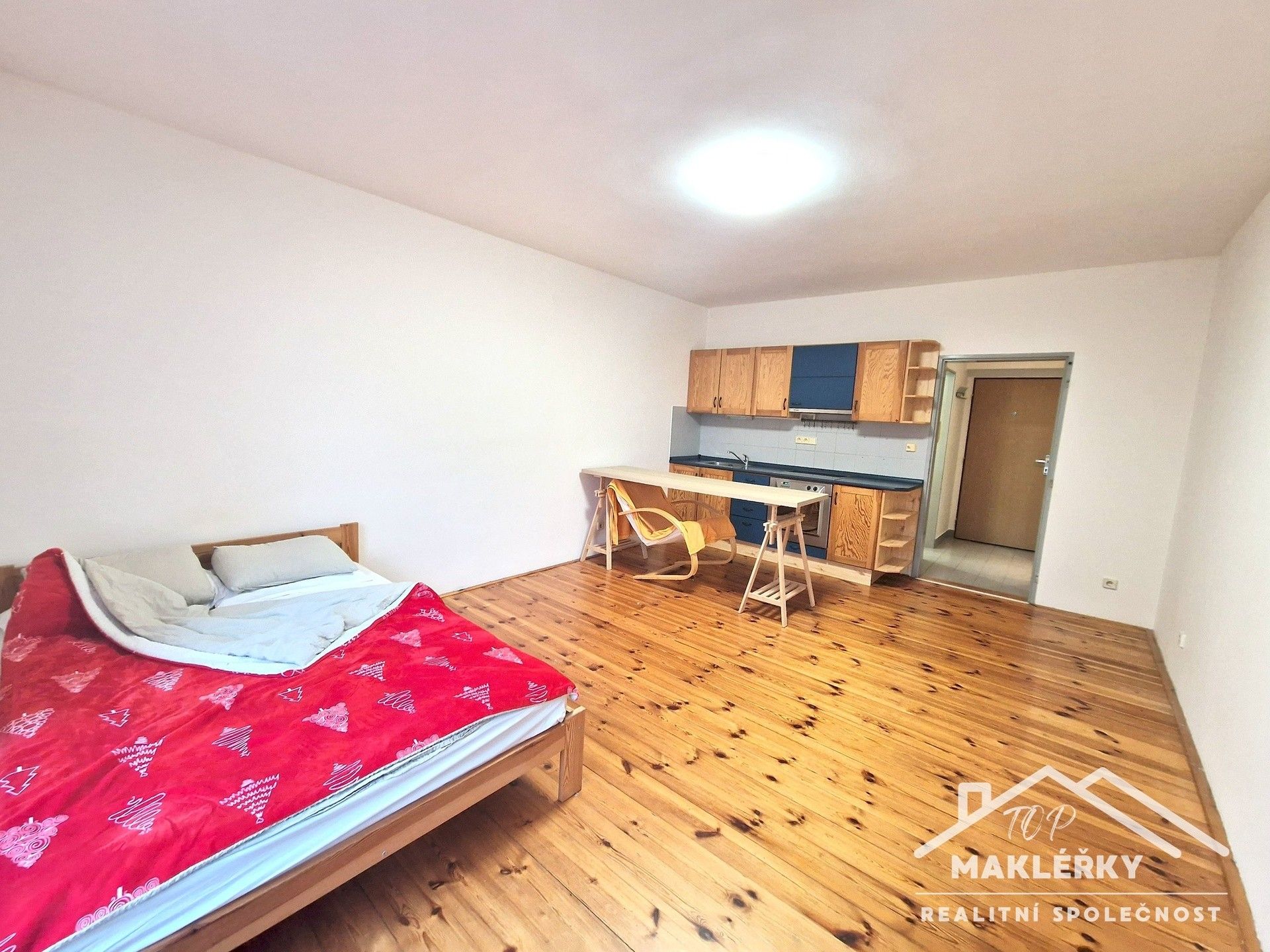 Prodej byt 1+kk - V Lázních, Jesenice, 30 m²
