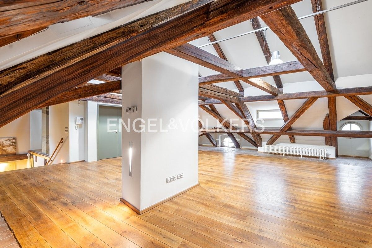 3+kk, Vodičkova, Praha, 155 m²