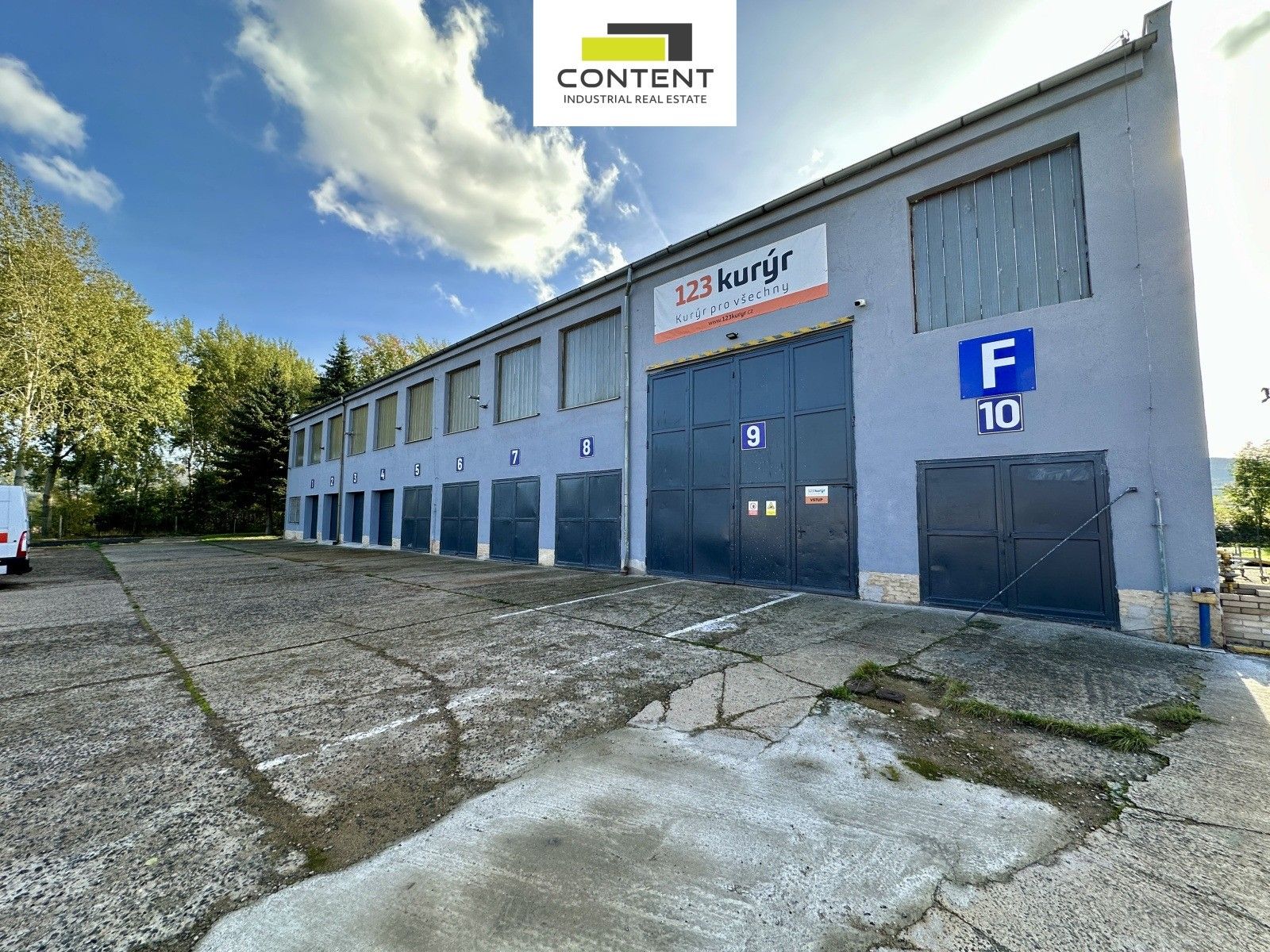 Pronájem výrobní prostory - Kostomlatská, Žalany, 903 m²