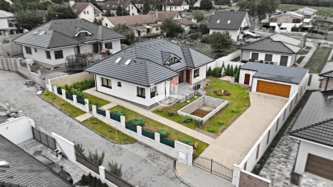 Rodinné domy, Zemědělská, Mělník, 378 m²