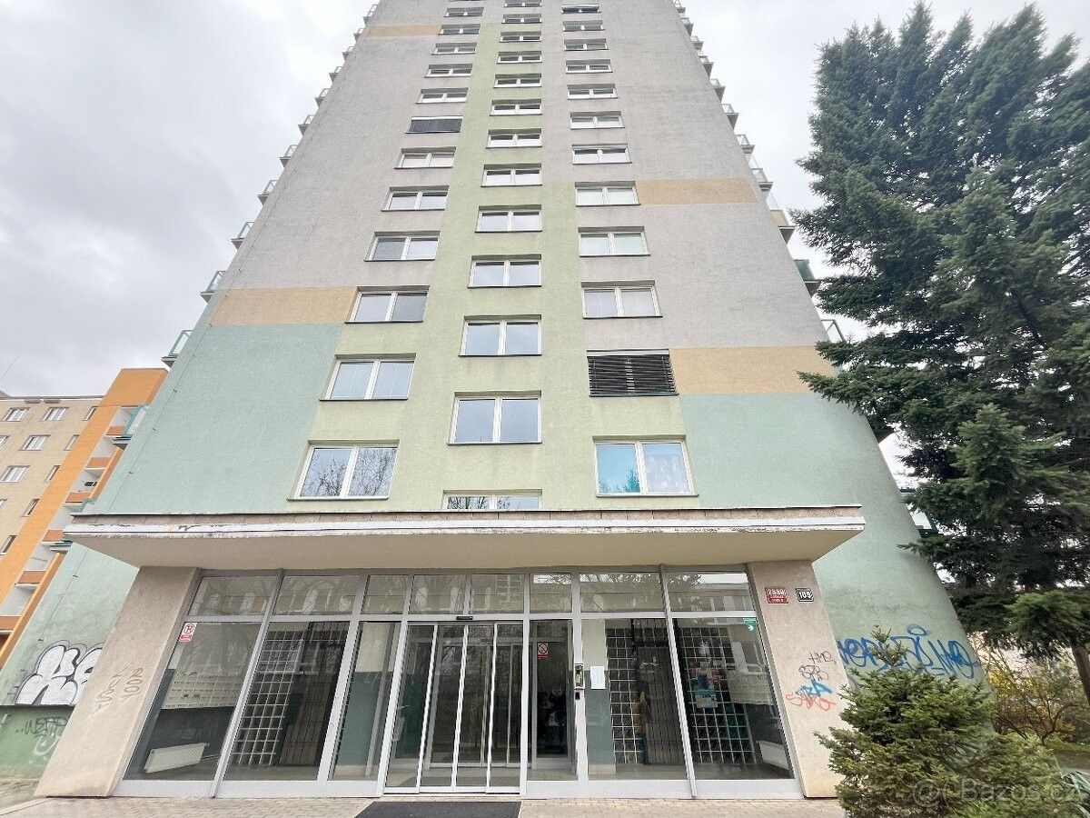 Prodej byt 3+1 - Praha, 106 00, 72 m²