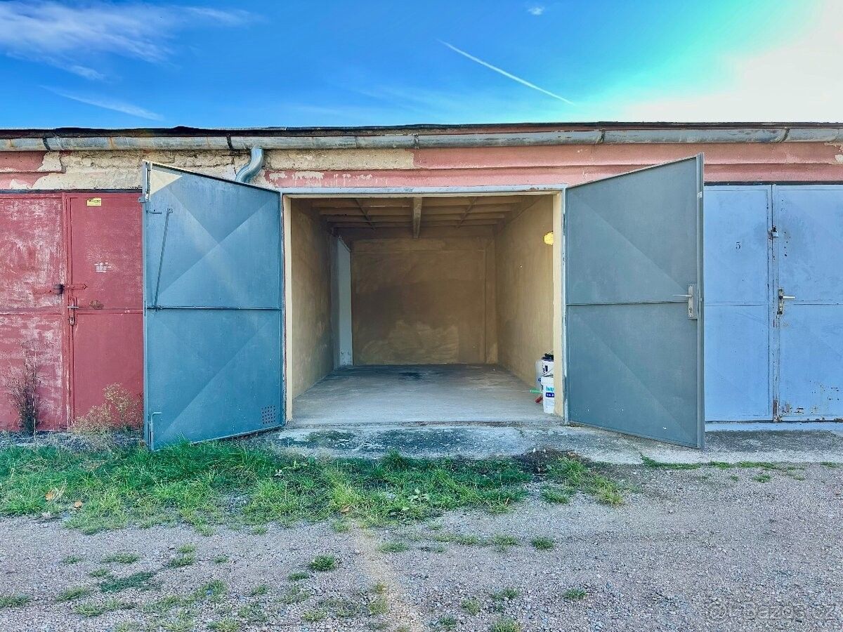 Prodej garáž - Pardubice, 530 02