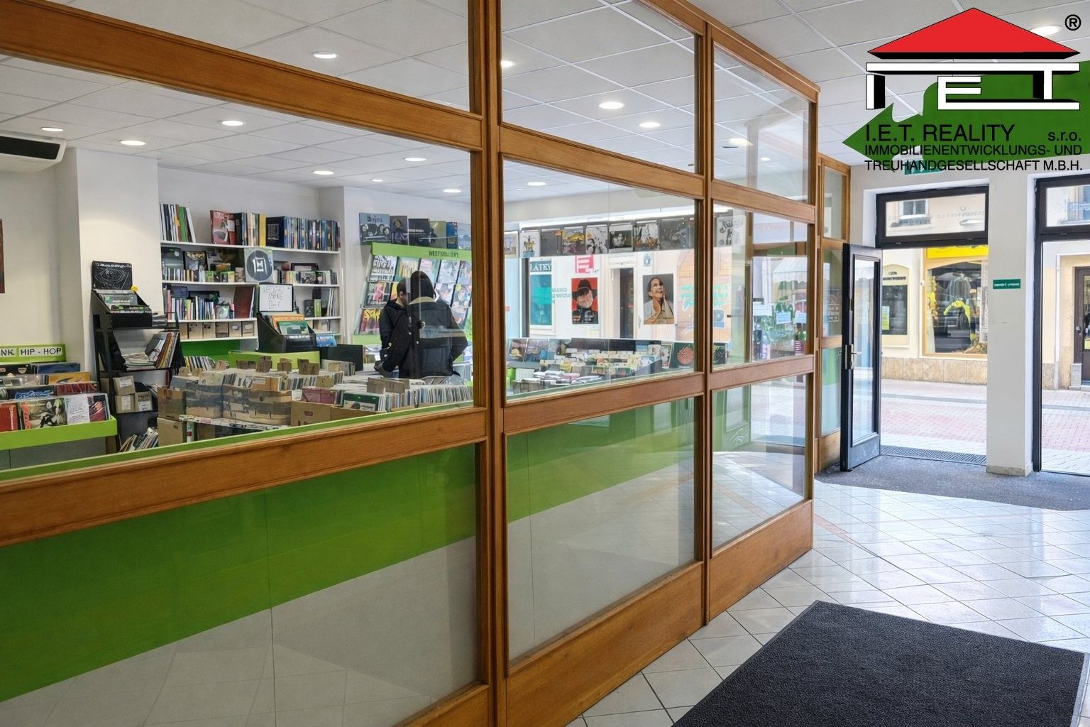 Pronájem obchodní prostory - Josefská, Brno, 117 m²