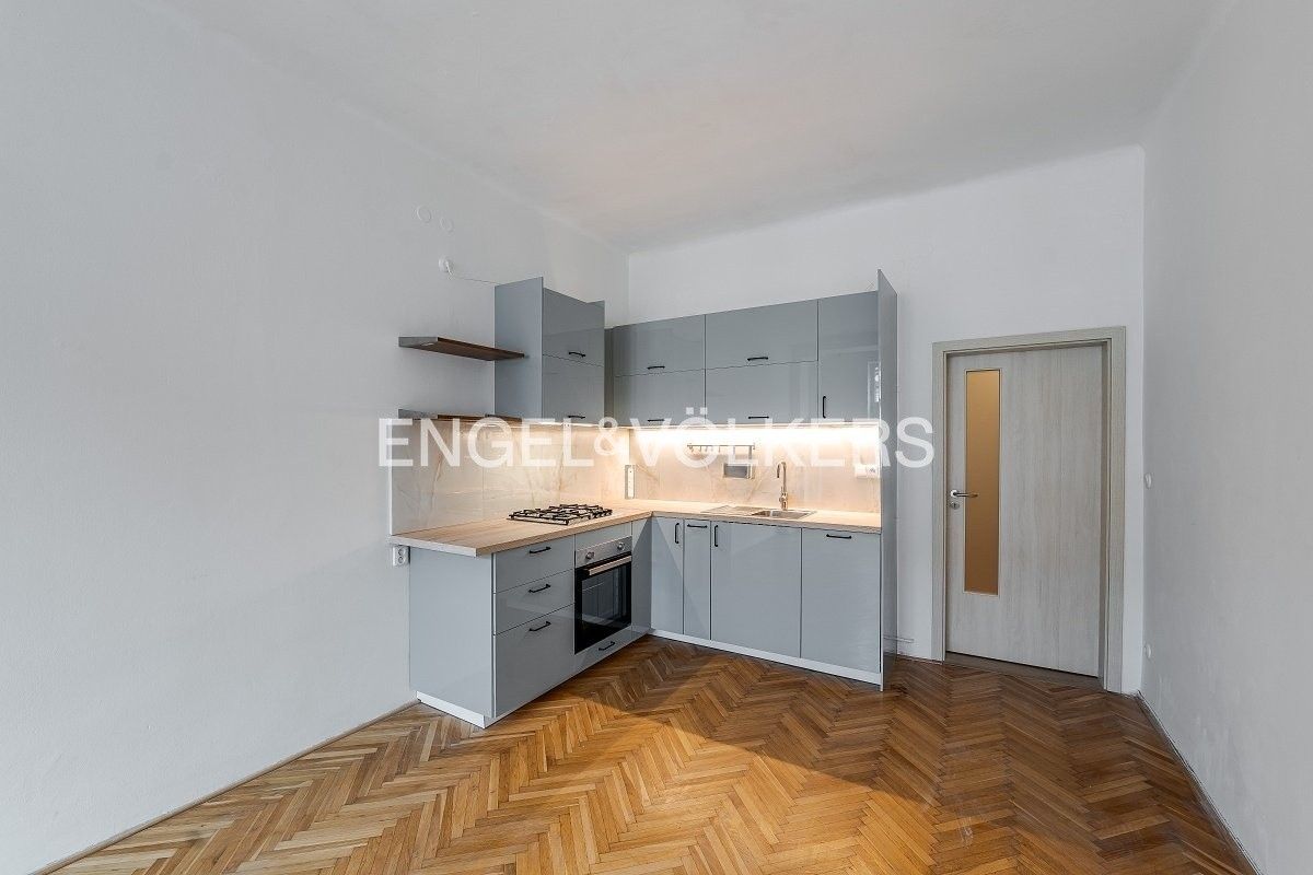 Pronájem byt 2+kk - Čajkovského, Praha, 54 m²