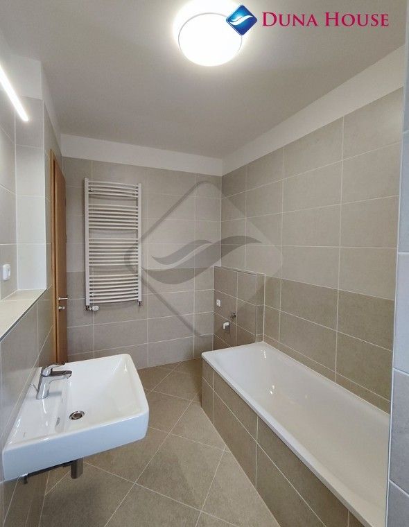 2+kk, Pod Harfou, Praha, 99 m²