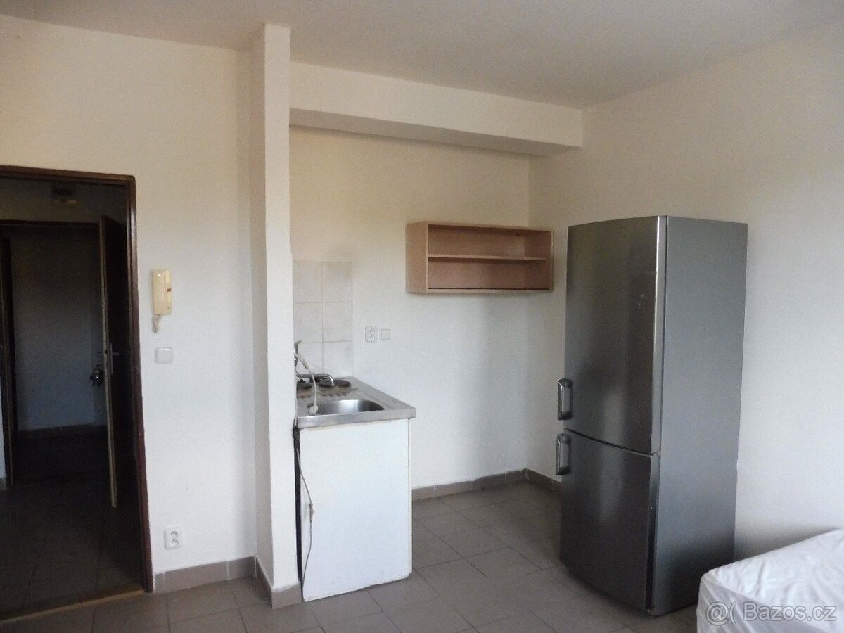 Pronájem byt - Bukovany, 779 00