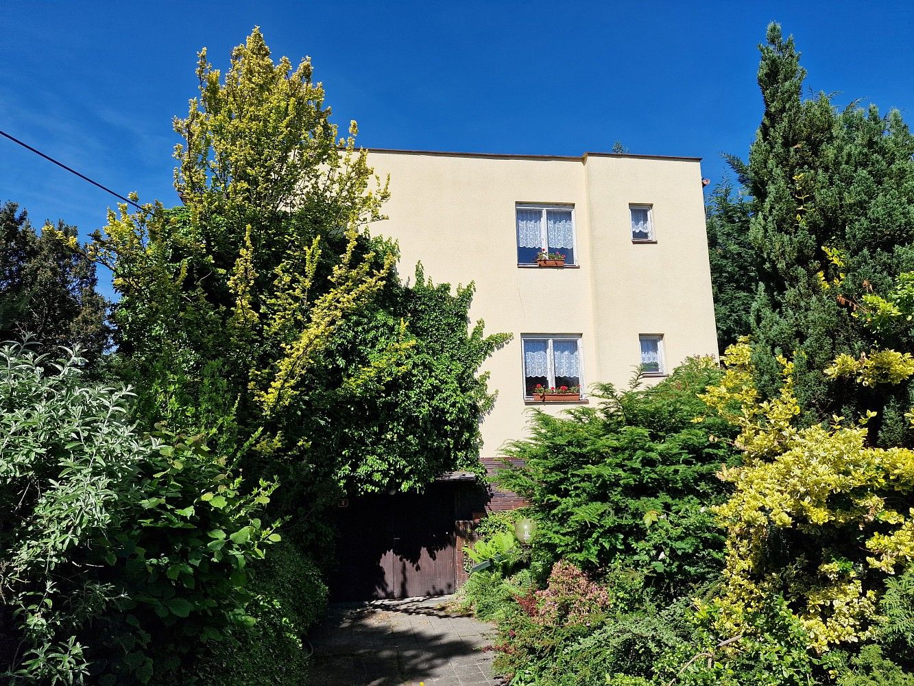 Vily, Nezvalova, Cheb, 312 m² - 1