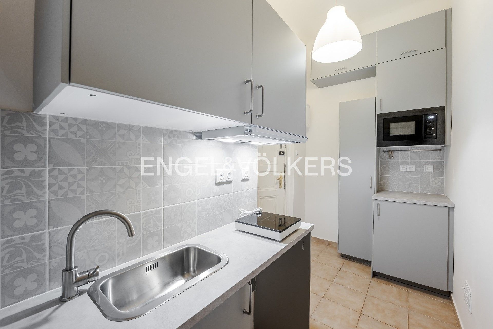 1+1, Ovenecká 1022, Praha Holešovice, 26 m² - 2