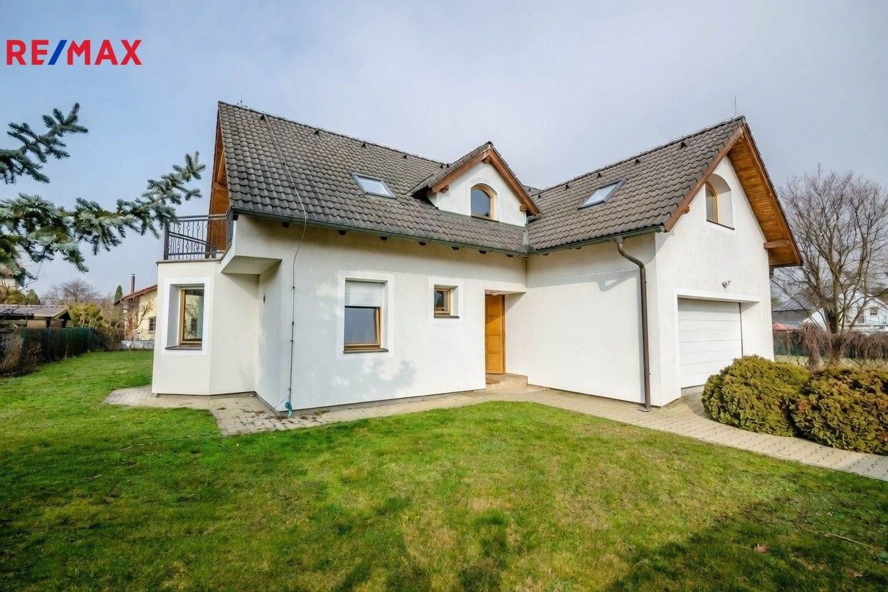 Byty, Okenská 2231, Praha, 206 m²