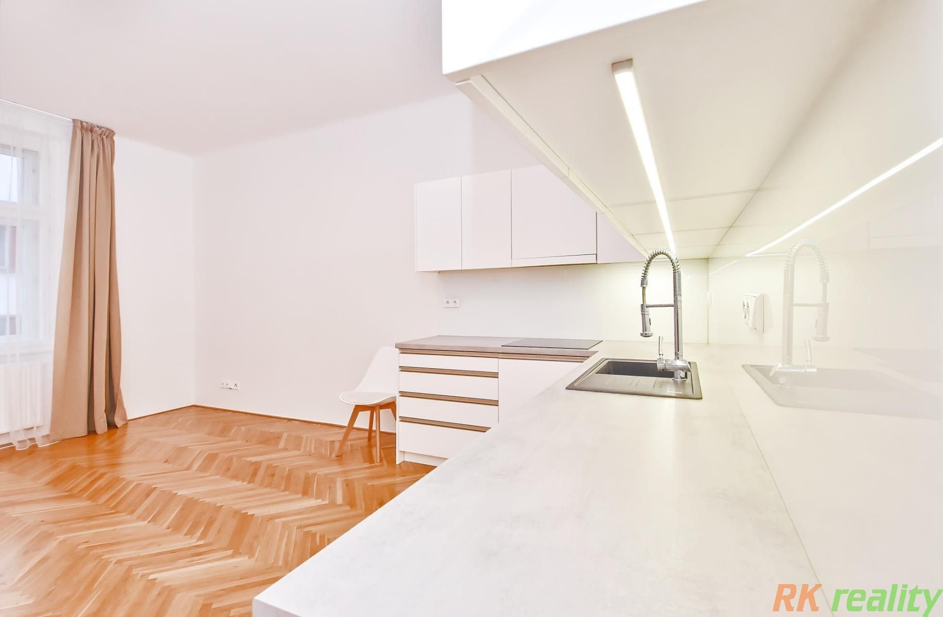 Pronájem byt 3+kk - Slezská, Praha, 97 m²