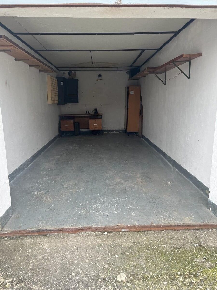 Pronájem garáž - Uherský Brod, 688 01