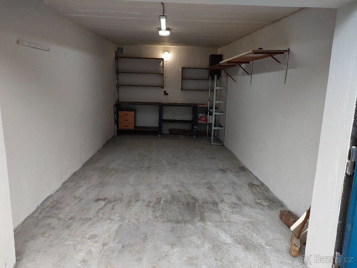 Pronájem garáž - Praha, 141 00, 18 m²