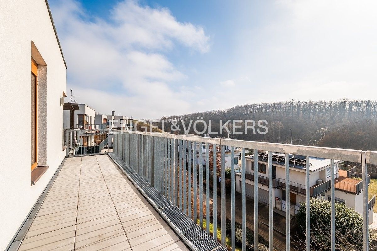 Pronájem byt 3+kk - Na Císařce 3224, Praha, 79 m²