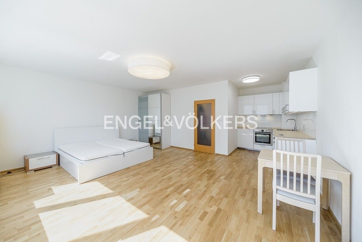Pronájem byt 1+kk - Vinohradská 3216, Praha, 40 m²