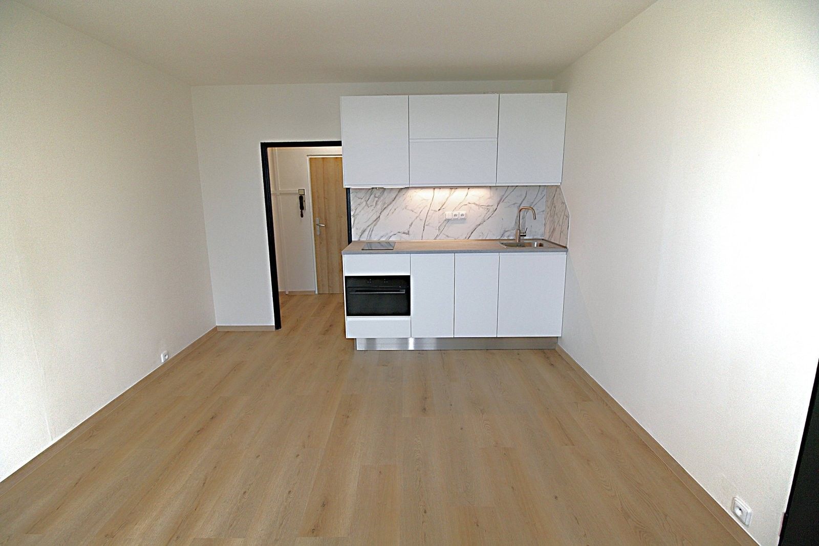 2+kk, Jílovská, Praha, 40 m² - 1