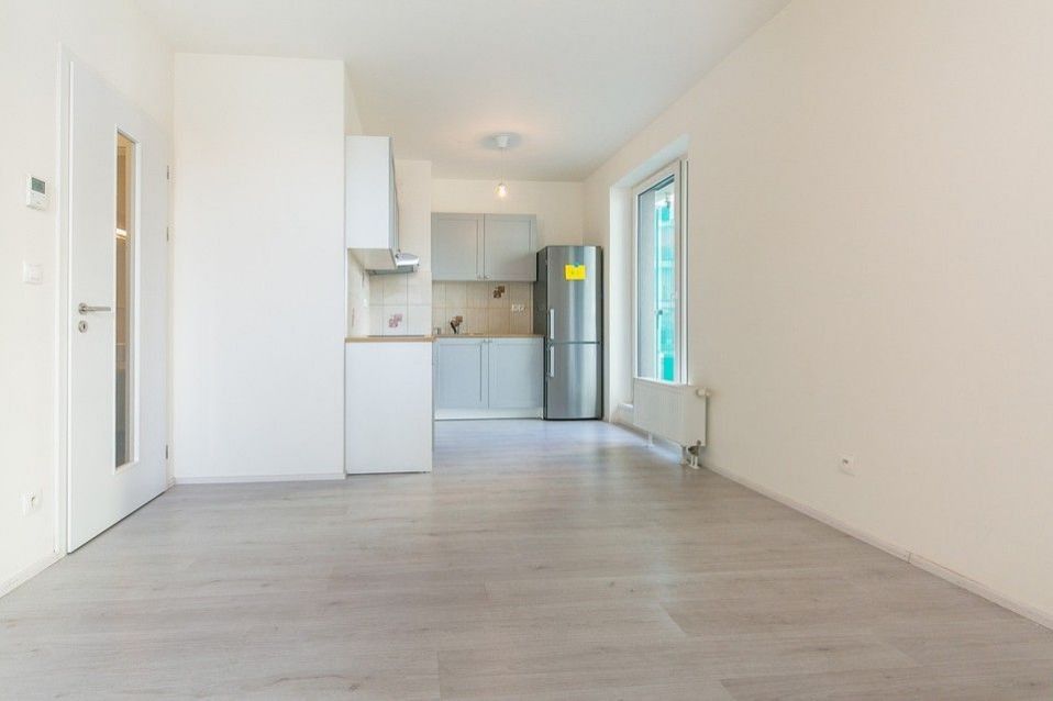 Pronájem byt 2+kk - Nad úžlabinou, Praha, 56 m²