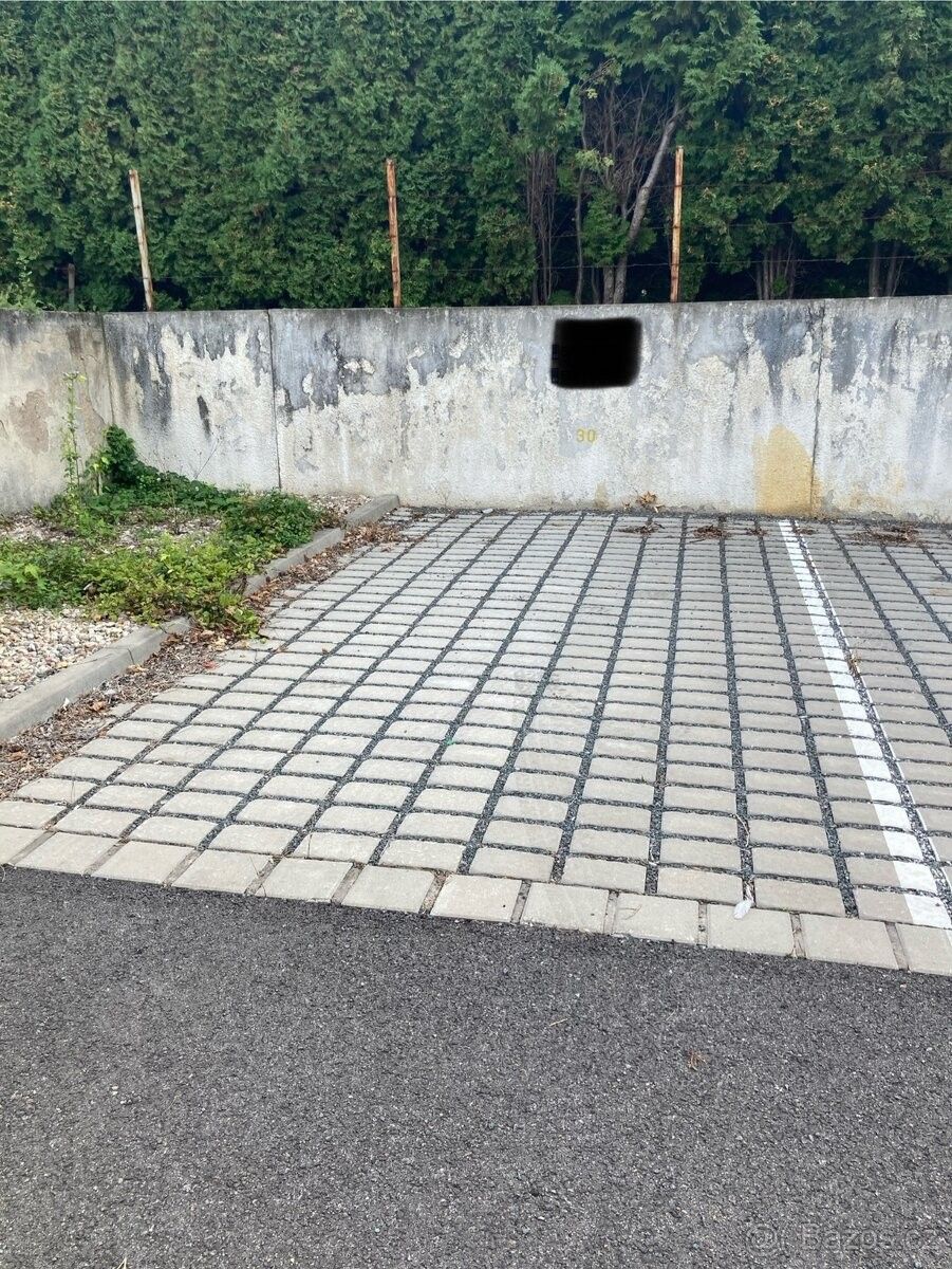 Garáže, Chrudim, 537 01