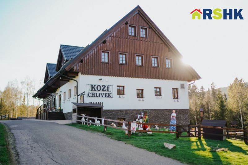 Restaurace · 751 m² · Deštné v Orlických horách - 1