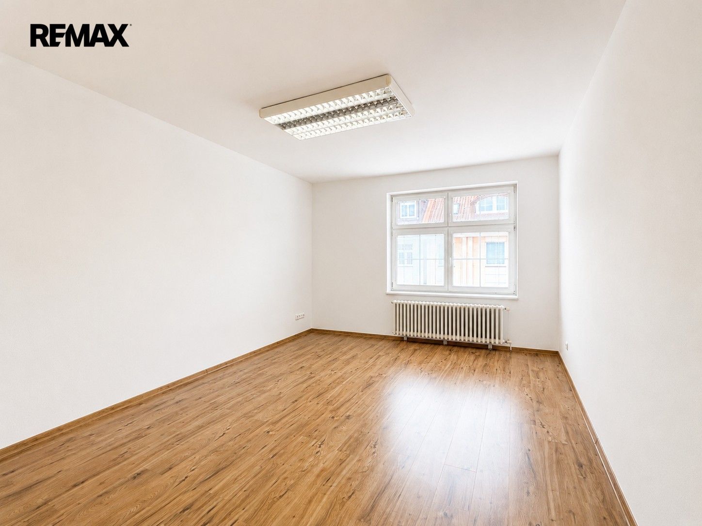 Pronájem kancelář - S. K. Neumanna, Hradec Králové Pražské Předměstí, 78 m² - 2