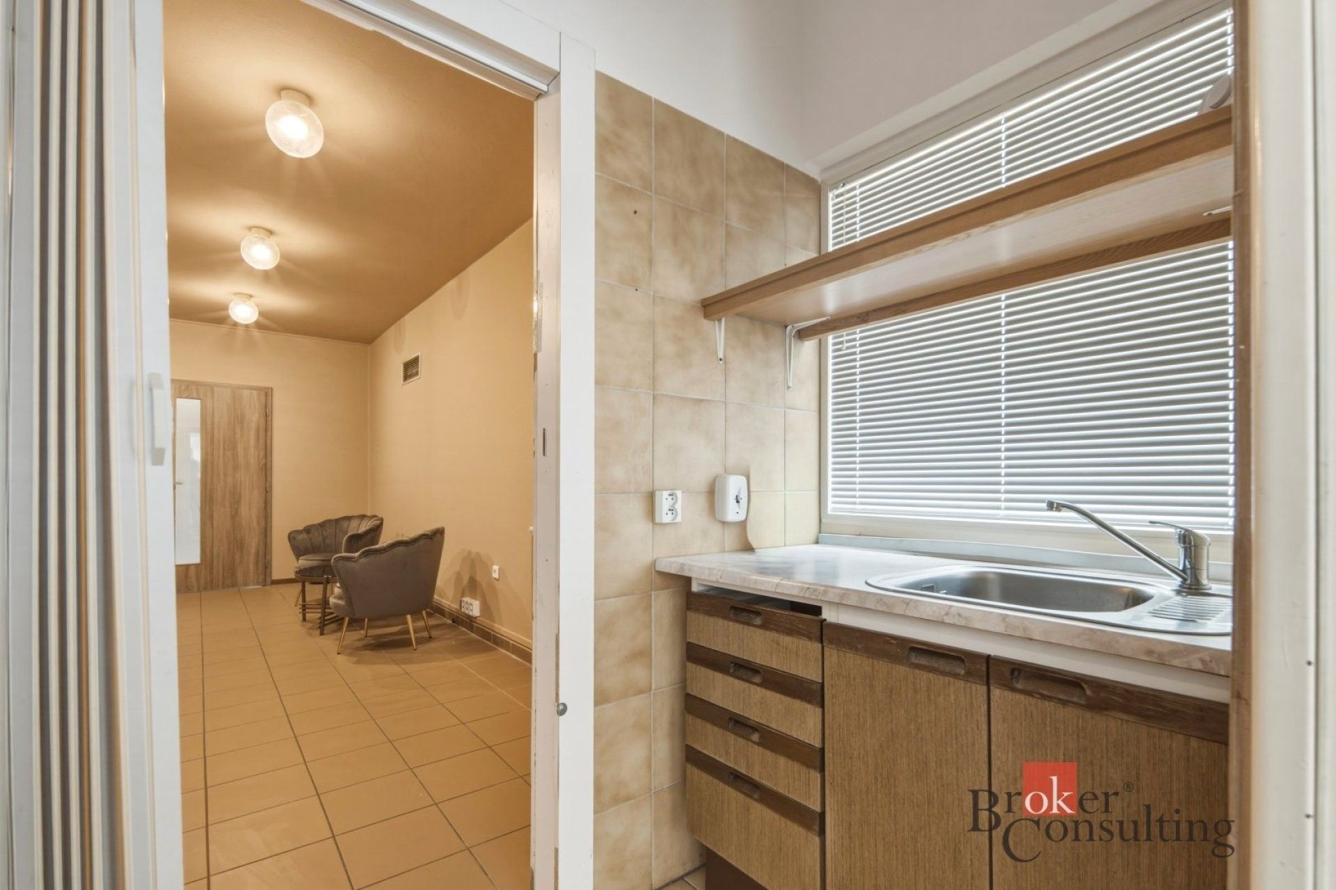 Pronájem obchodní prostory - Na Bukovině, Pardubice, 37 m² - 5
