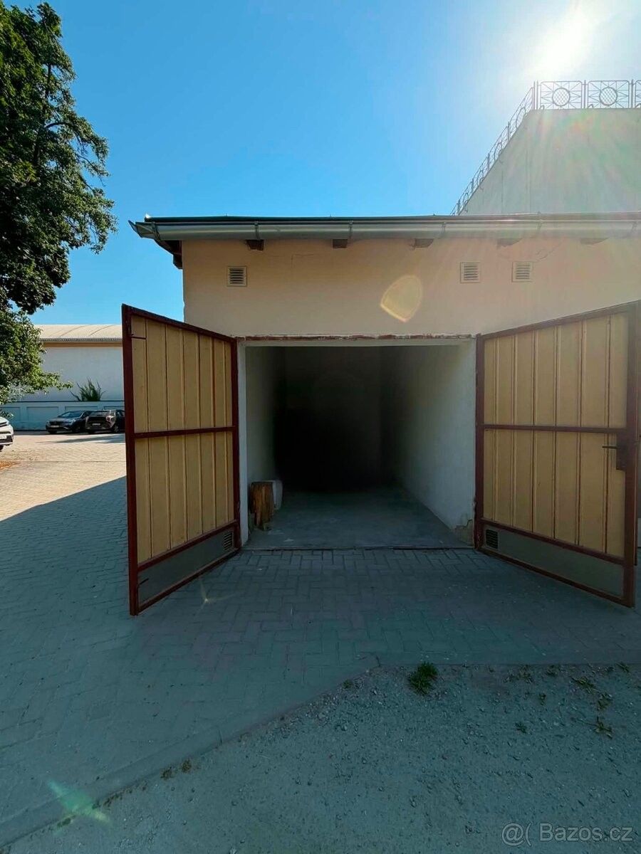 Garáže, Šumperk, 787 01 - 1