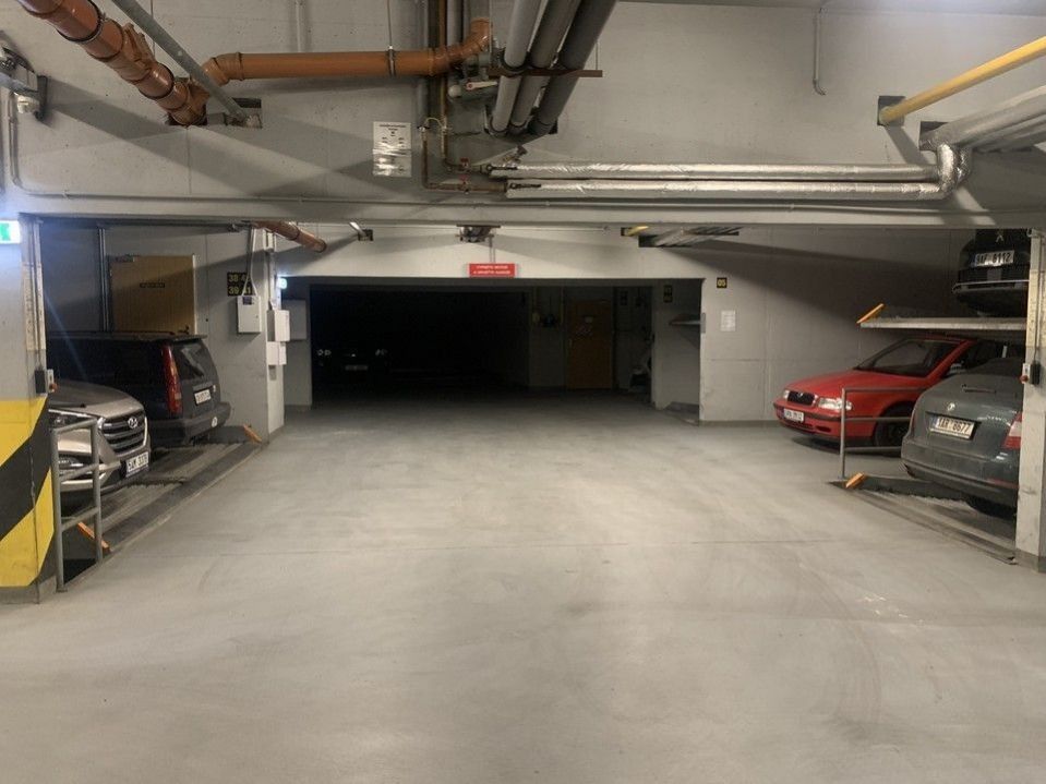 Pronájem garáž - Rostovská, Praha, 15 m²