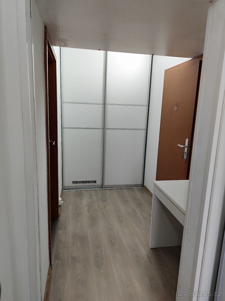 Byty, Veselí nad Moravou, 698 01 - 1