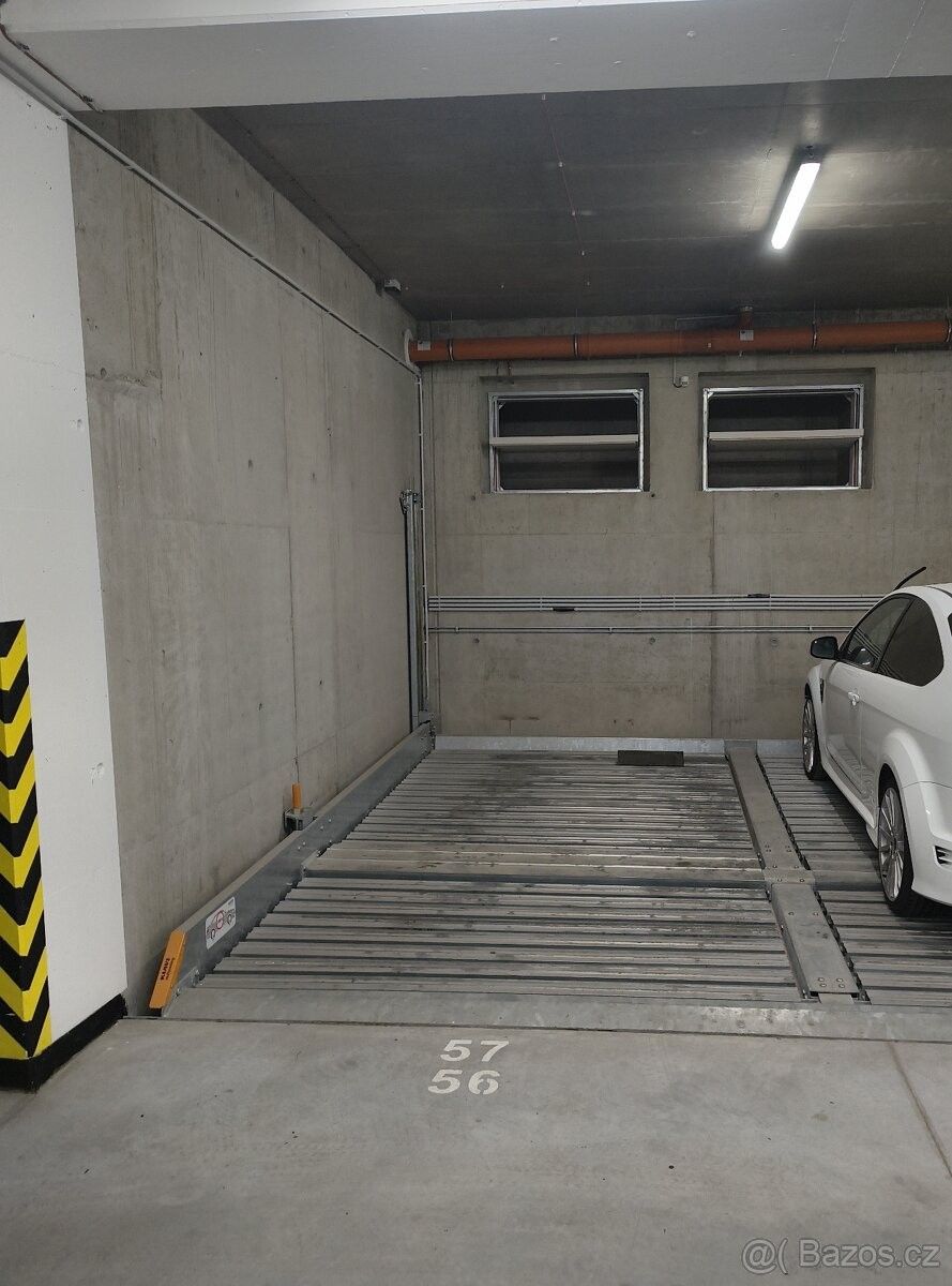 Garáže, Brno, 641 00