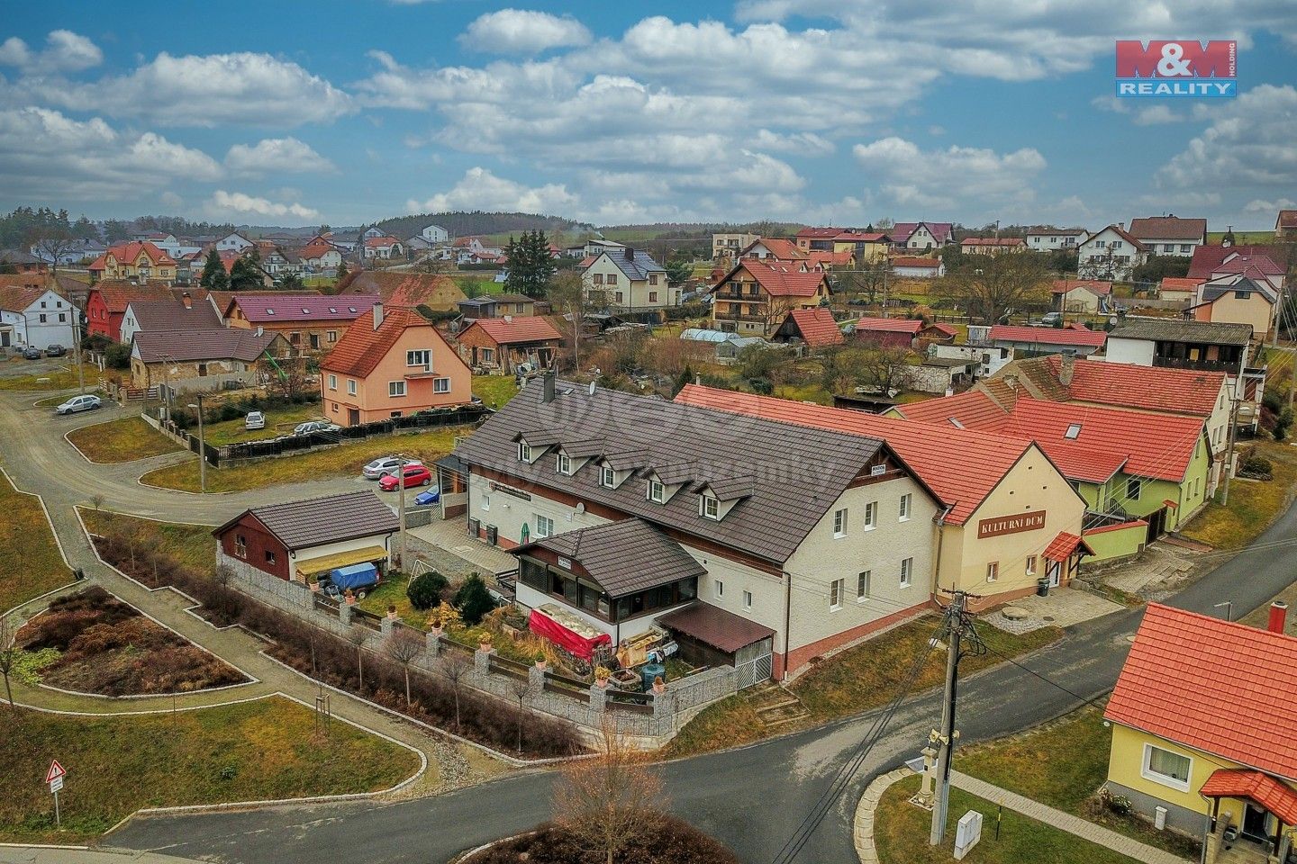 Ubytovací zařízení, Hradec, 676 m²