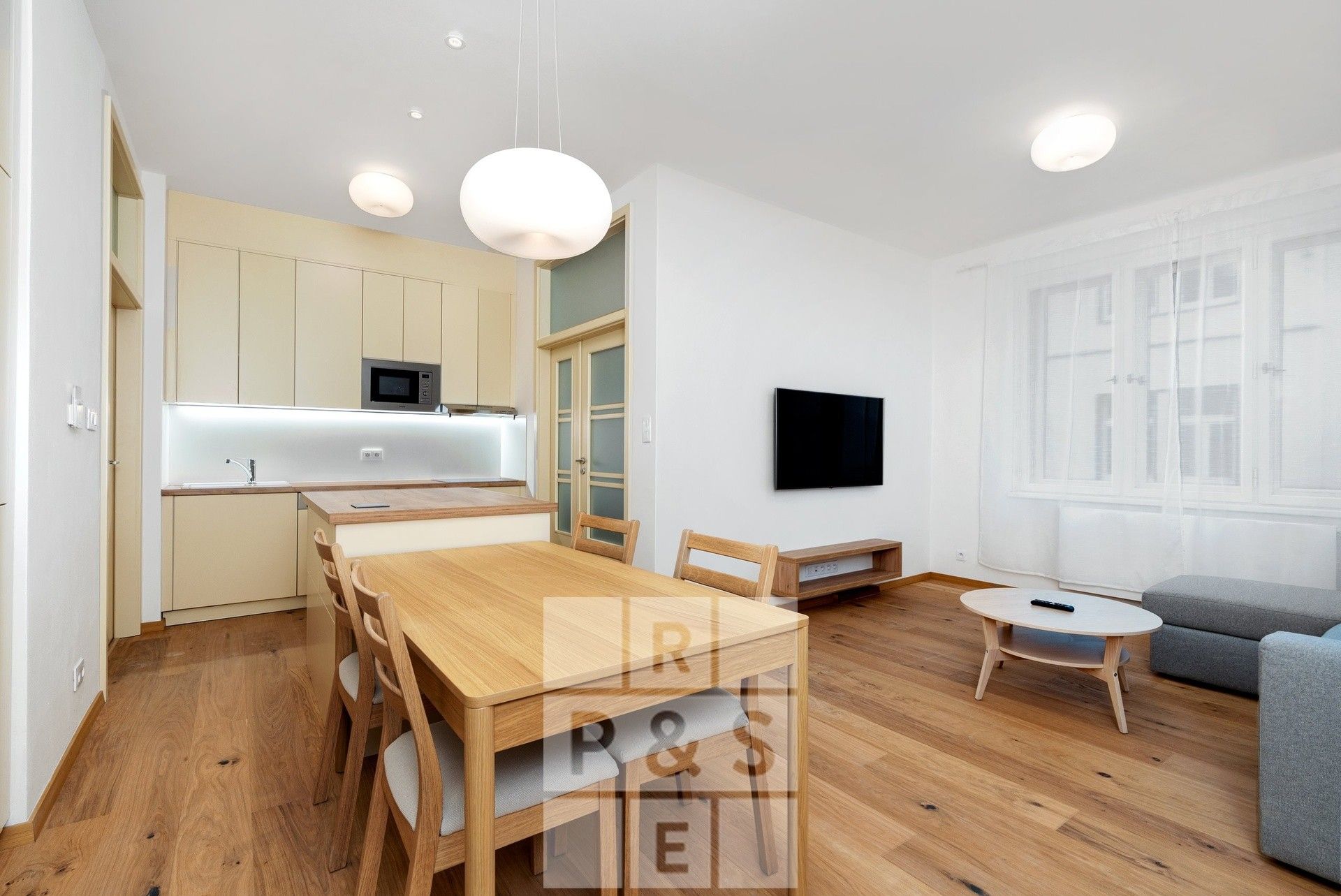 2+kk, Krymská, Praha, 49 m²