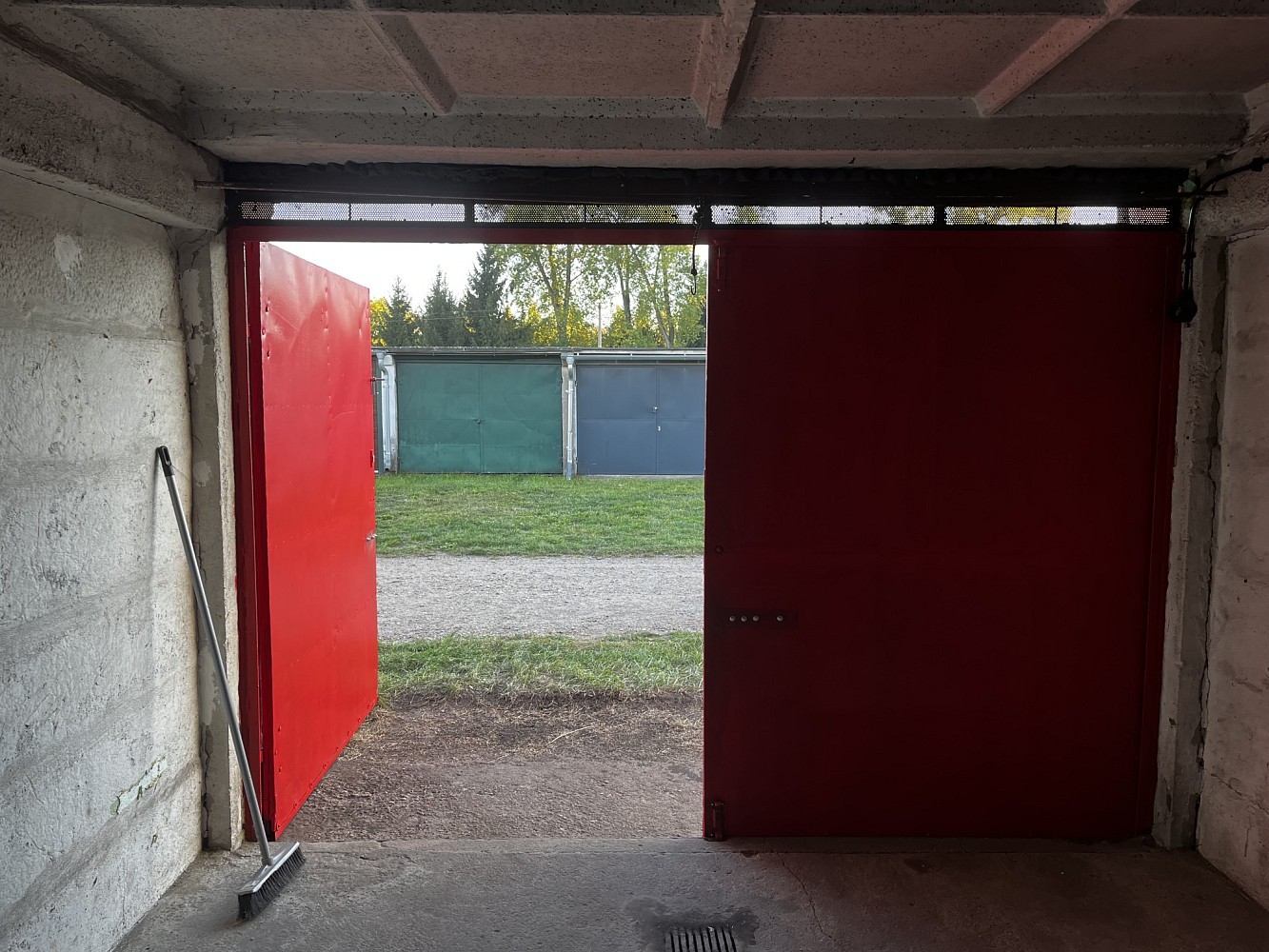 Pronájem garáž - kpt. Nálepky, Pardubice, 16 m² - 5