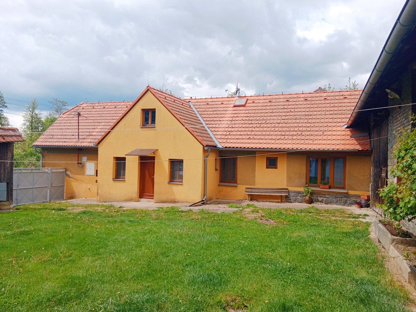 Rodinné domy, Nerestce - Dolní Nerestce, okres Písek, 80 m² - 2