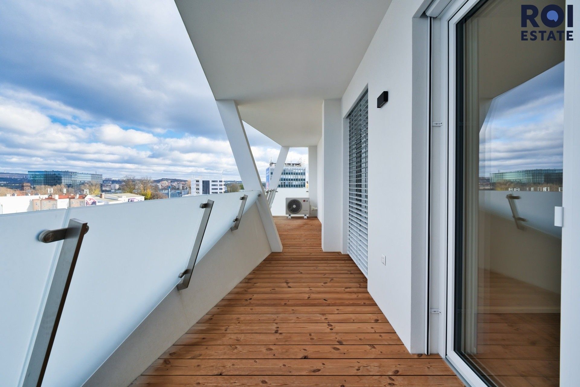 Pronájem byt 3+kk - Komárovská,Komárov,Brno, 77 m²