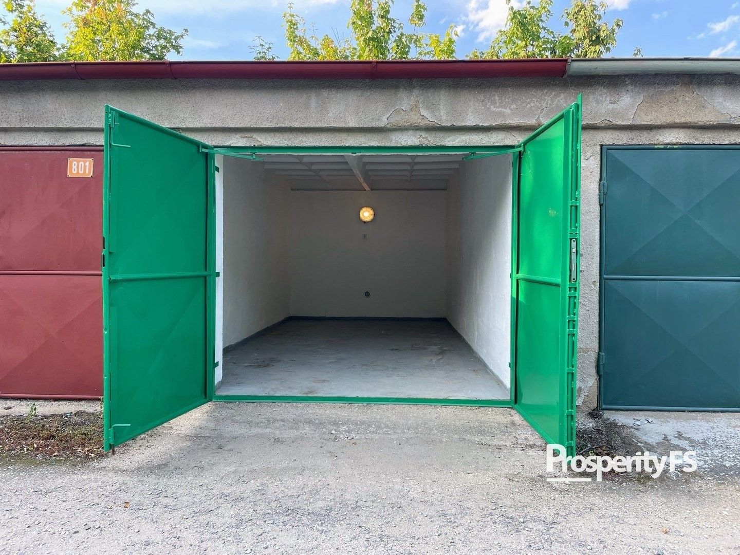 Garáže, Slaný, 19 m²