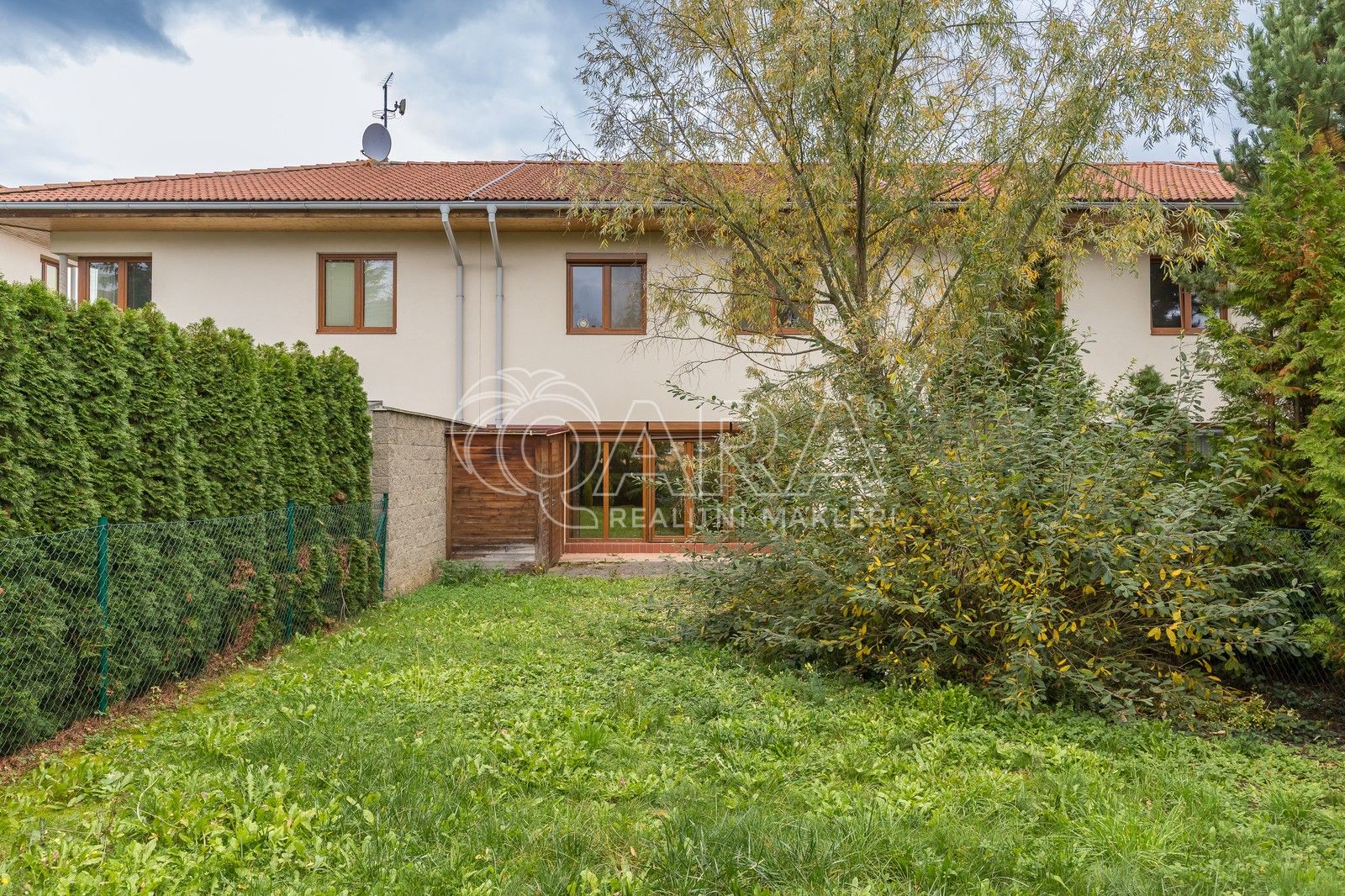 Prodej rodinný dům - Lomená, Zbuzany, 162 m²