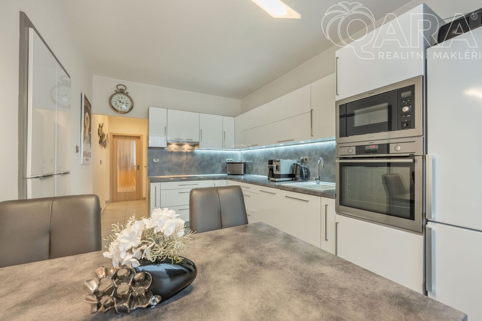 Prodej byt 3+1 - Průběžná, Praha, 78 m²