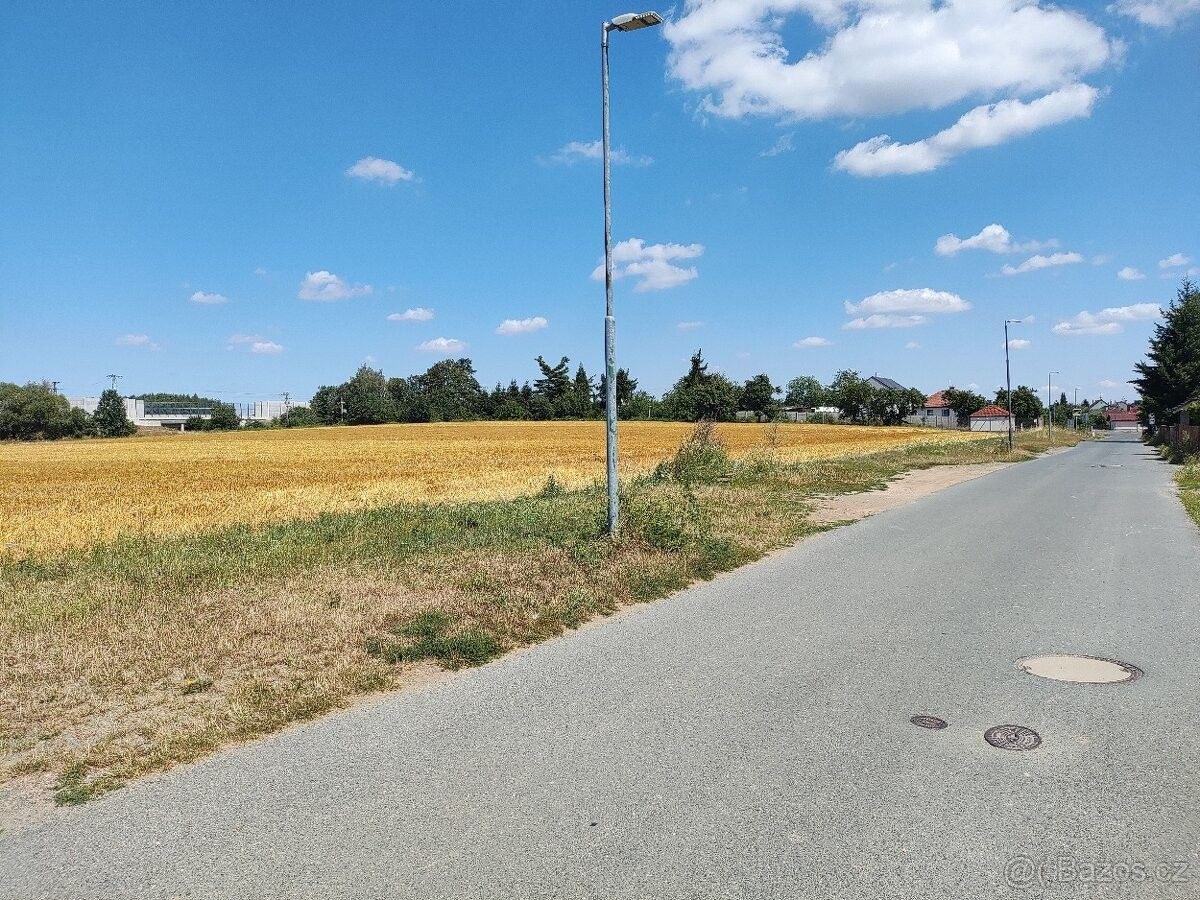 Prodej pozemek pro bydlení - Velké Popovice, 251 69