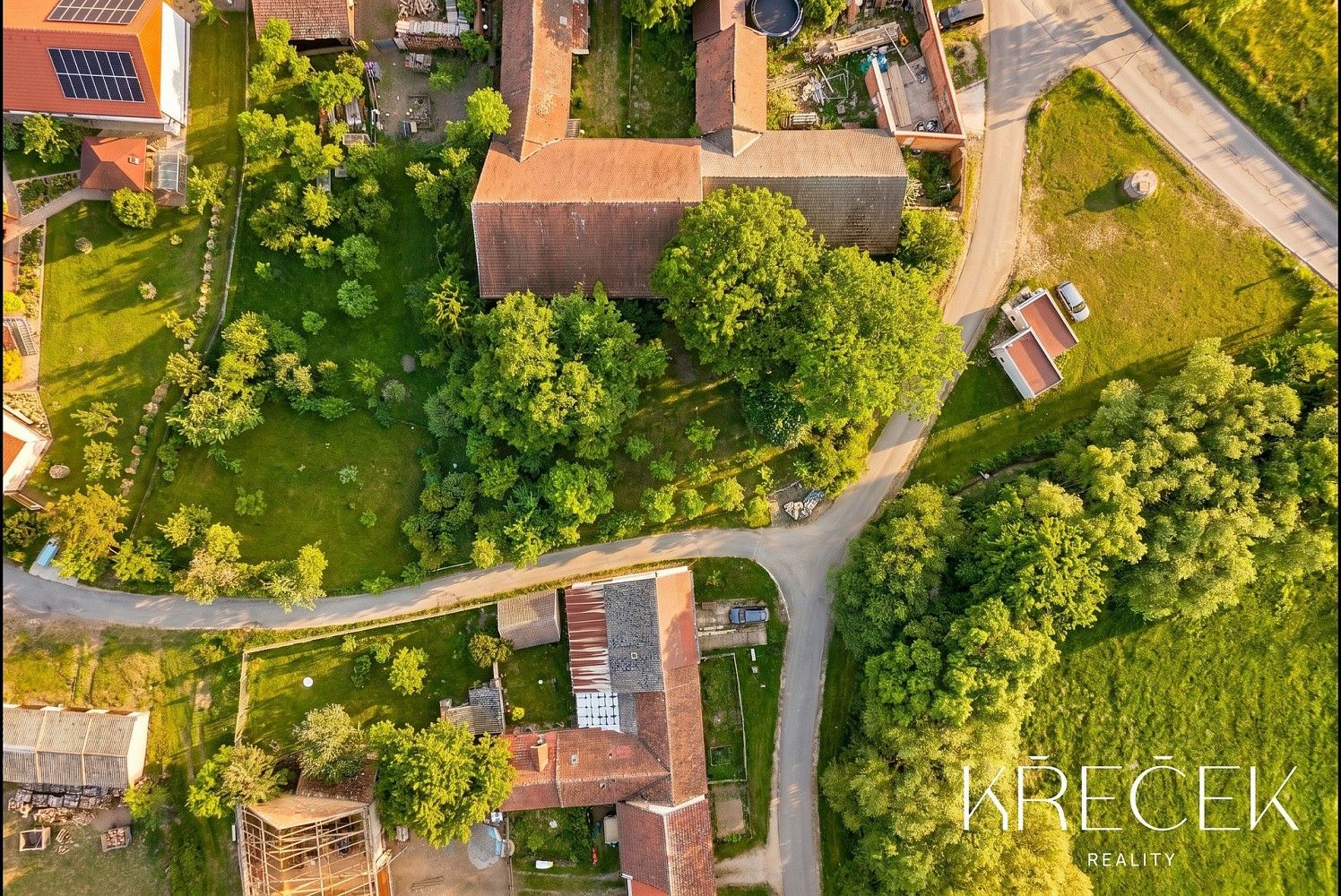 Pozemek pro bydlení, 698 m²