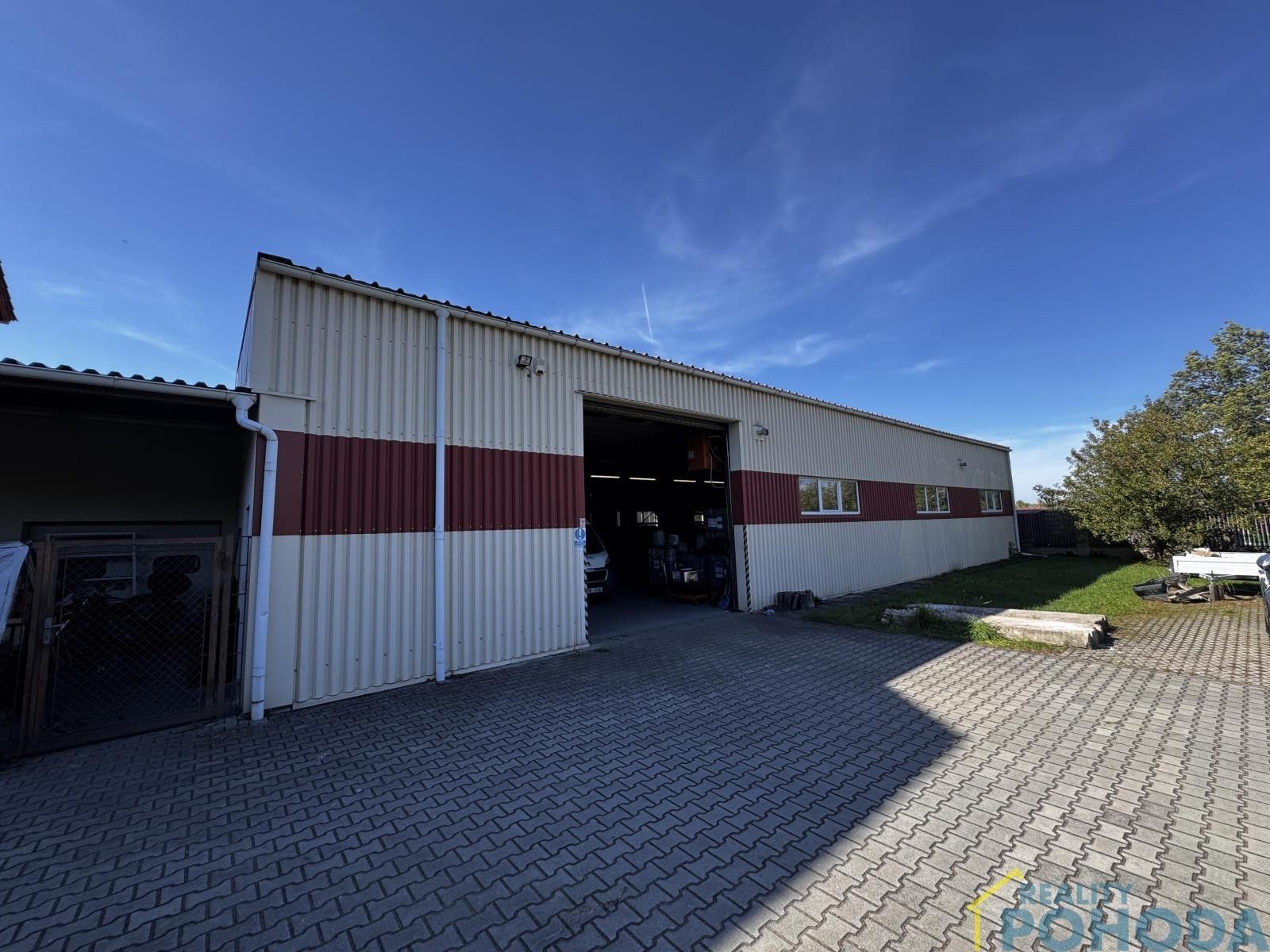 Pronájem výrobní prostory - Radhošť, 450 m² - 2