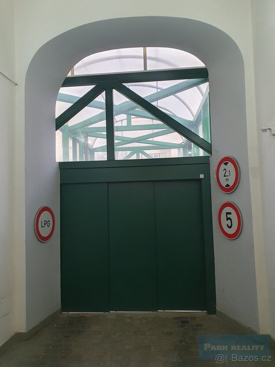 Pronájem ostatní - Praha, 120 00