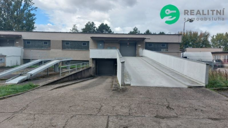 Garáže, Na Drážce, Pardubice, 15 m² - 1