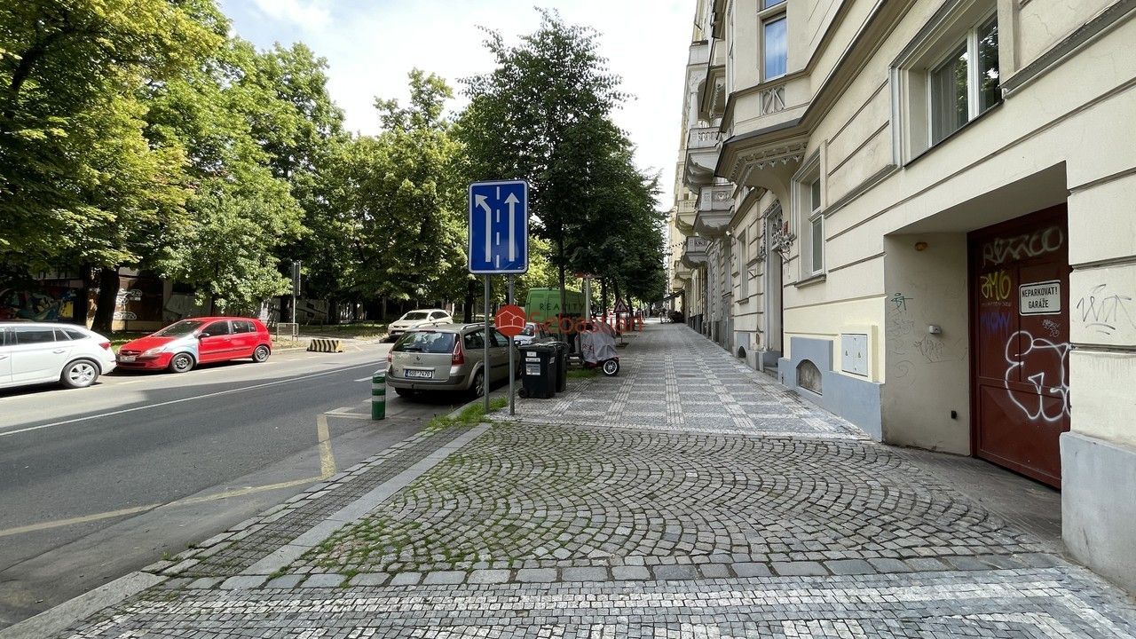 Garáže, Ruská, Praha, 16 m² - 2