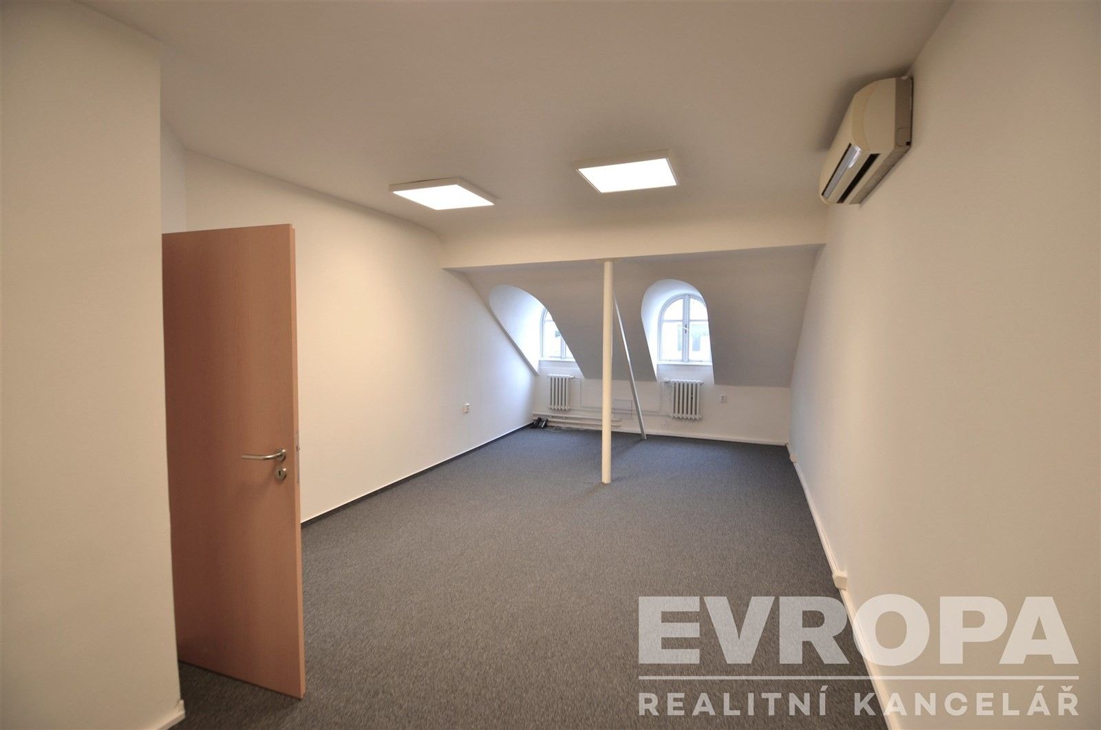 Kanceláře, Domažlická, Praha, 76 m²
