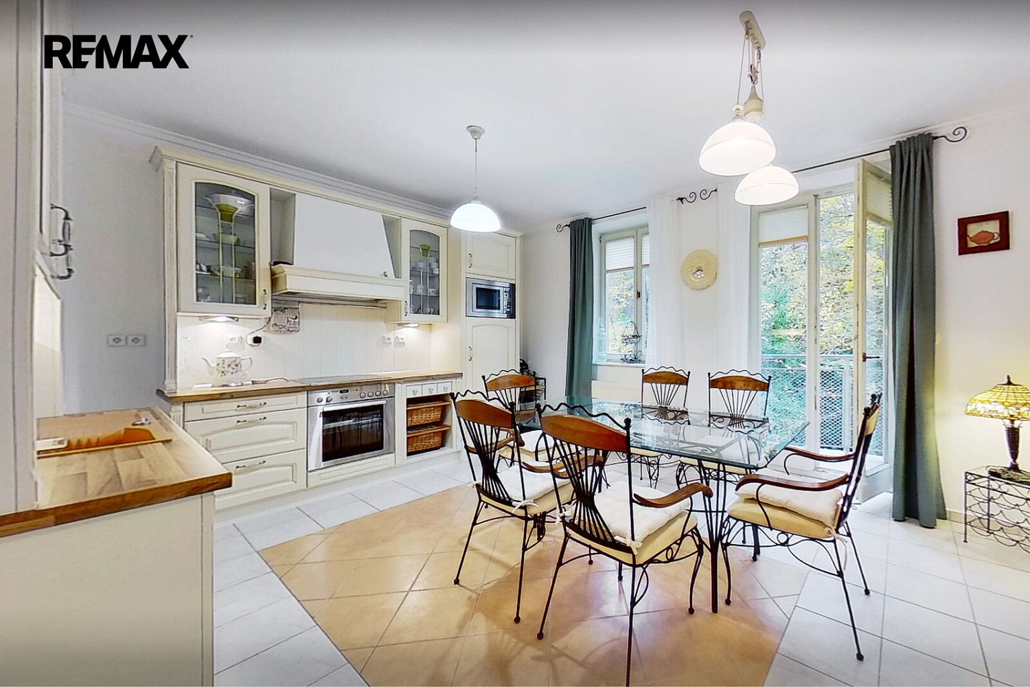 3+1, Mariánskolázeňská, Karlovy Vary, 141 m² - 1
