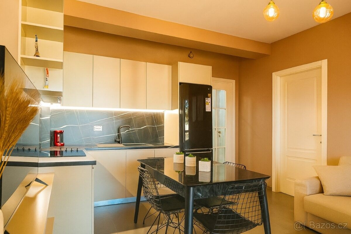 Prodej byt - 987 66, Zahraničí