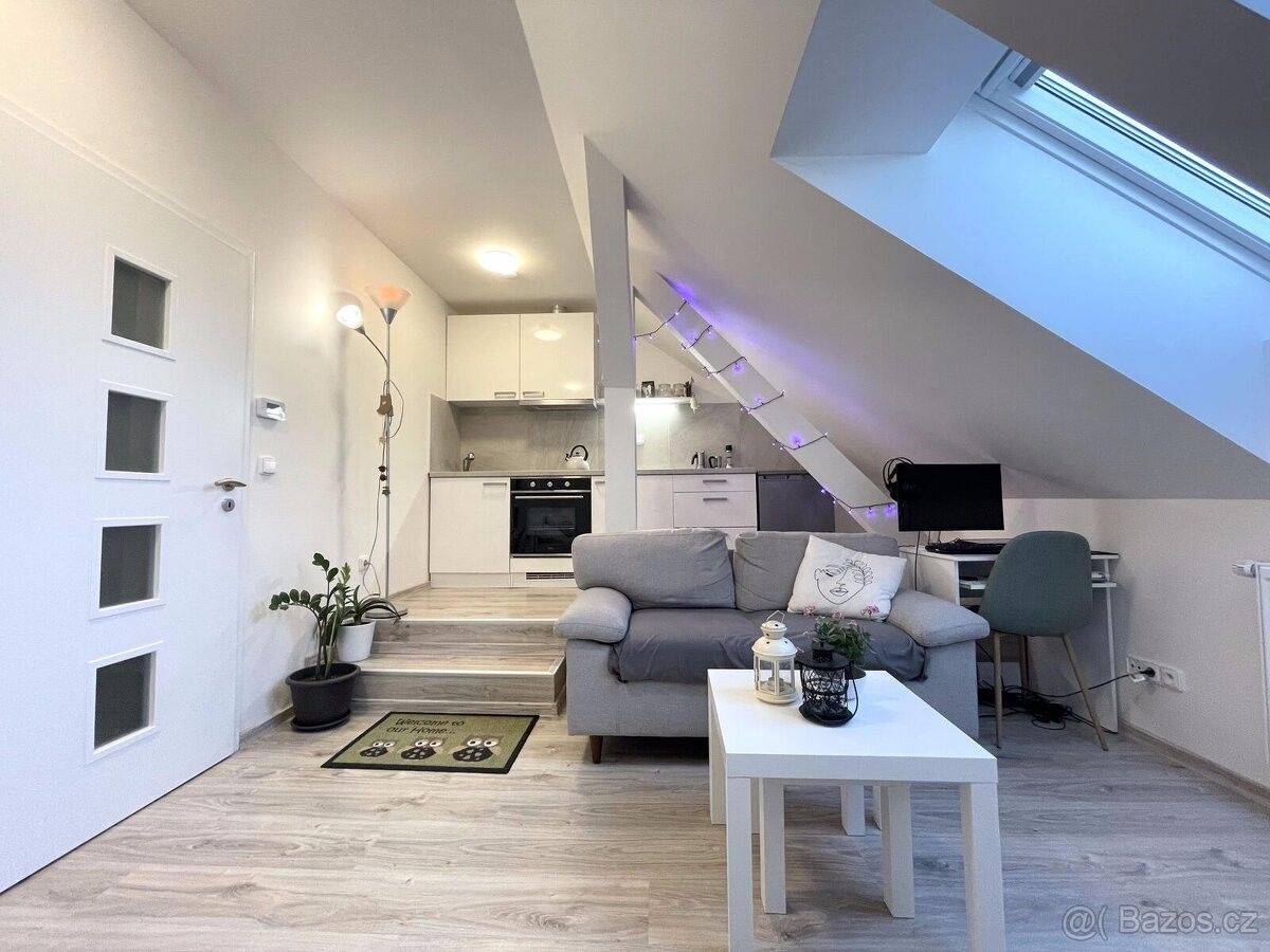 Pronájem byt - Olomouc, 779 00