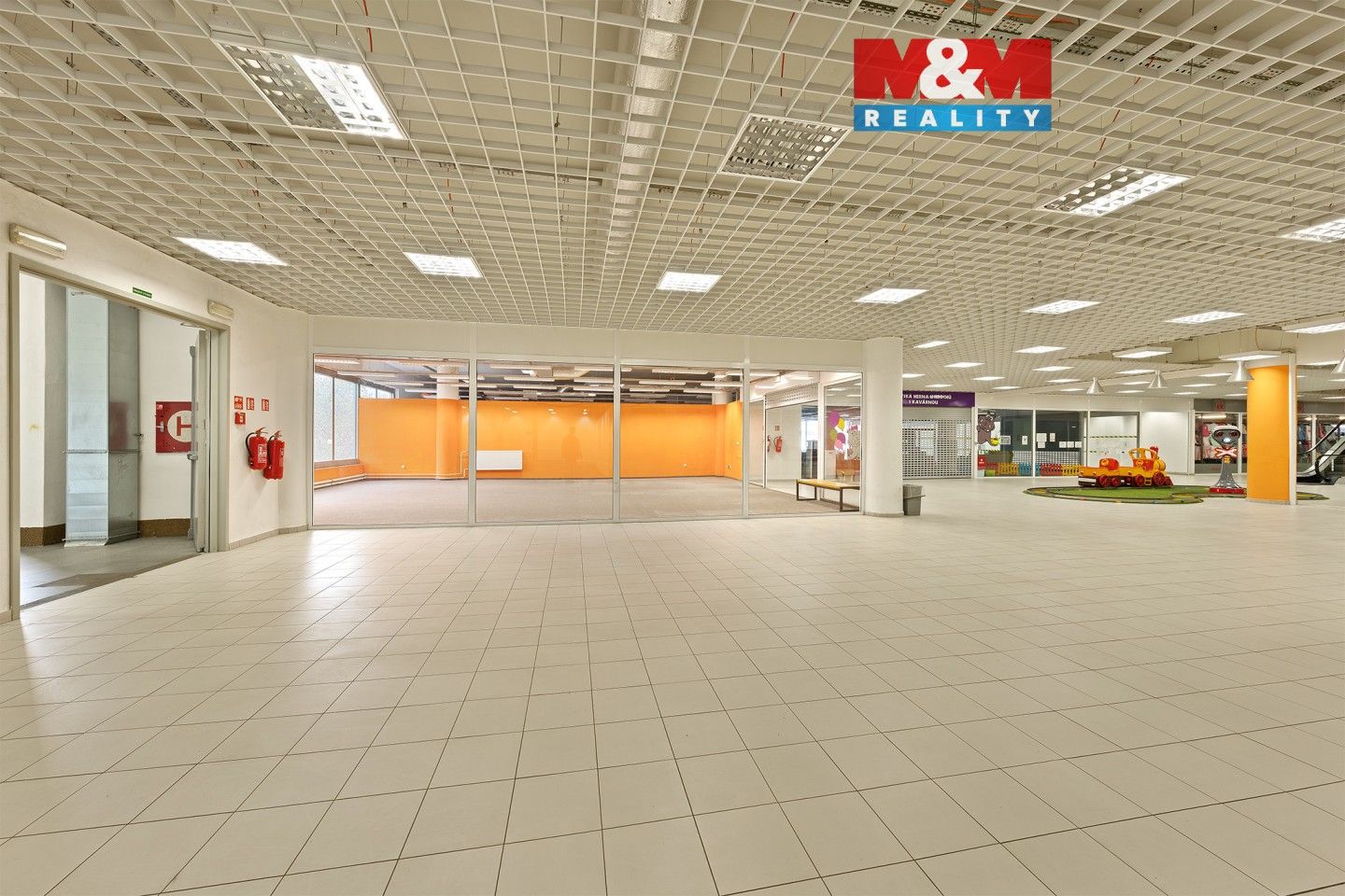 Obchodní prostory, Plzeňská, Děčín, 100 m²