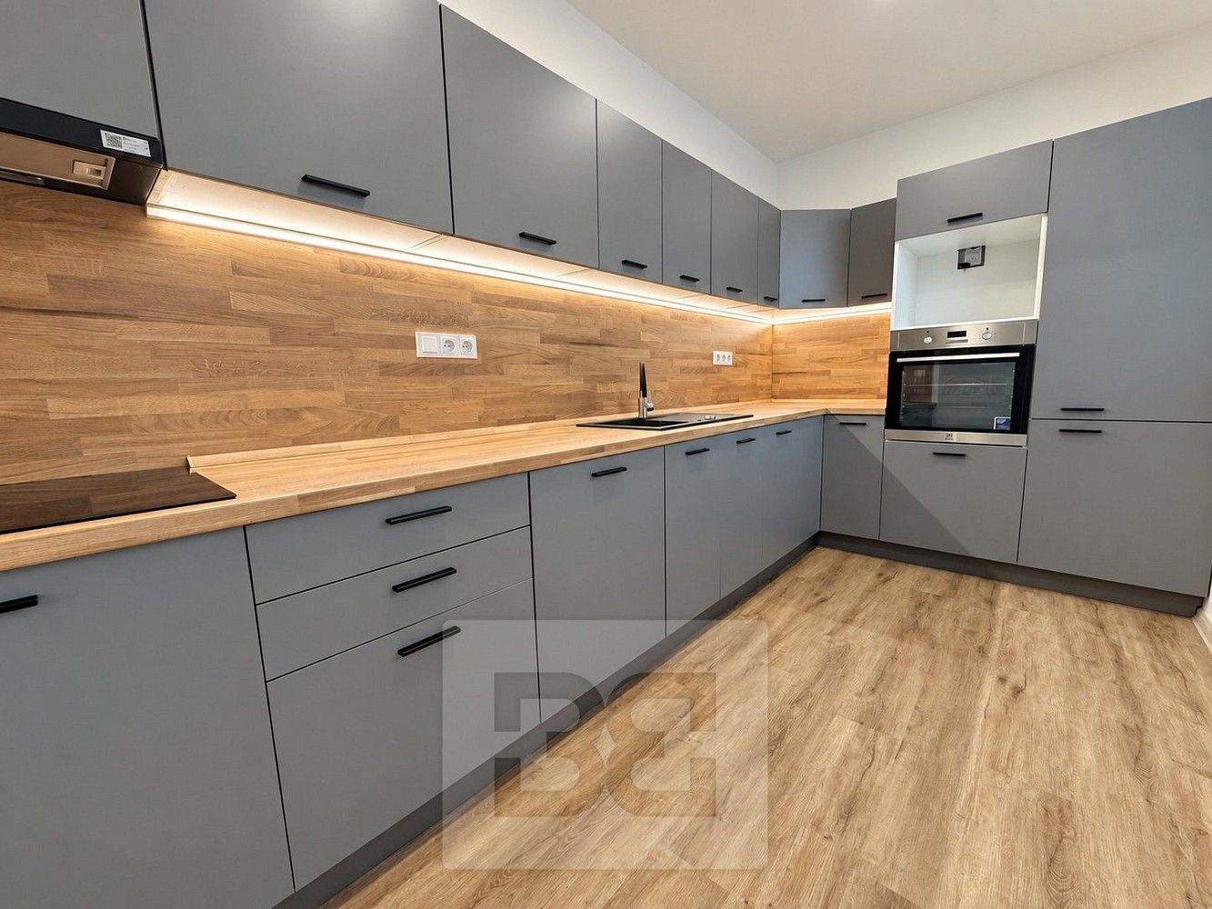 3+1, nám. Osvobození, Hodonín, 75 m² - 2