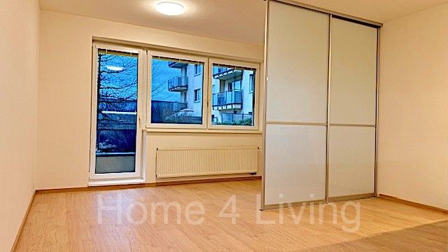 Pronájem byt 1+kk - Bratislavská, Praha, 45 m²