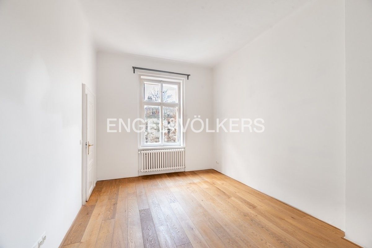Pronájem byt 2+kk - Kaizlovy sady 433, Praha, 57 m²